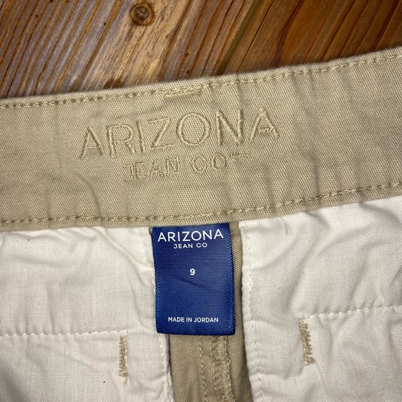Arizona Jean Co Women’s Khaki Shorts // Size 9 // Length Near 18 1/2” - Picture 2 of 3